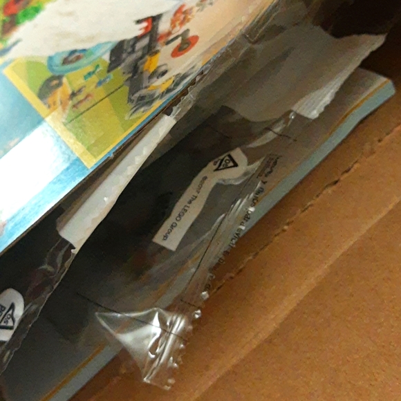 LEGO Sonic the Hedgehog Green Hill Zone Loop Challenge COMPLETE WITH BOX DAMAGE - Picture 11 of 16